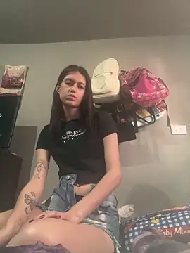 Caroline daring online show from March 22, 2026, 8:12 pm