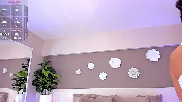 VictoriaShelby online show from February 27, 2026, 11:43 am