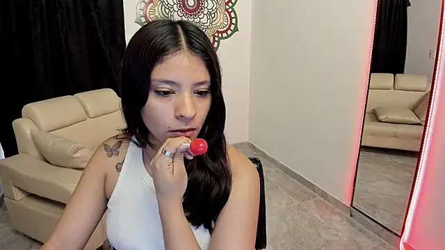 Candy fox 19 online show from February 20, 2026, 4:40 pm