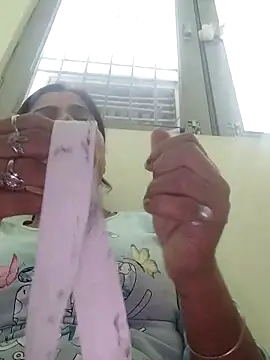 Snapshot of Hot-Pooja25 chatting on September 20, 2025, 9:32 am Hot-Pooja25 online show from September 20, 2025, 9:32 am