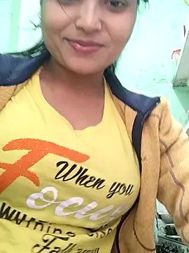 Snapshot of Hot-Pooja25 chatting on January 6, 2026, 6:17 am Hot-Pooja25 online show from January 6, 2026, 6:17 am