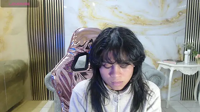 catalina5 s online show from November 20, 2025, 1:11 pm