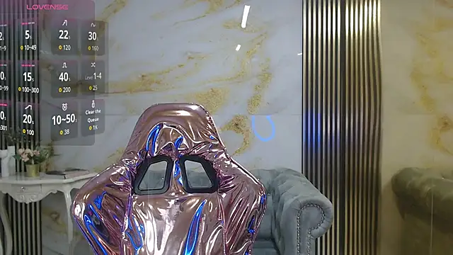 catalina5 s online show from November 26, 2025, 1:12 pm