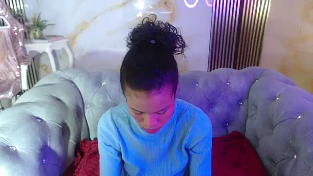 catalina5 s online show from March 31, 2026, 3:41 am