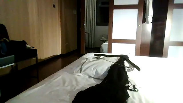 Astrid3 online show from October 9, 2025, 8:51 pm