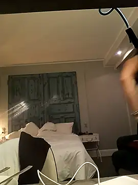 Astrid3 online show from October 19, 2025, 6:08 pm