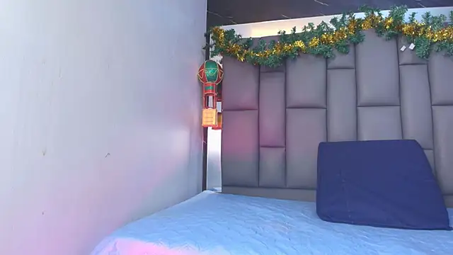 kissme luna online show from December 2, 2025, 7:09 pm