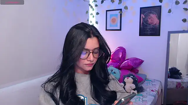 MarilynWhite  online show from October 10, 2025, 6:29 pm