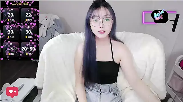 baby-yaya20 online show from November 15, 2025, 8:22 am