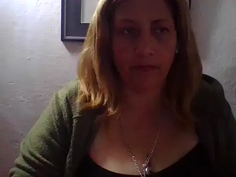 ROOMIINA online show from October 13, 2025, 5:57 pm