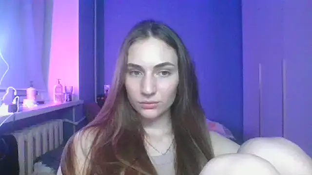 Snapshot of Zulenaa chatting on July 8, 2026, 6:56 pm Zulenaa online show from July 8, 2026, 6:56 pm