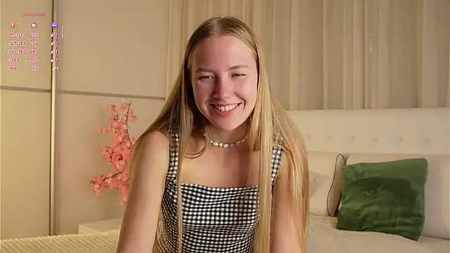 AlbaMesick online show from October 13, 2025, 11:32 am