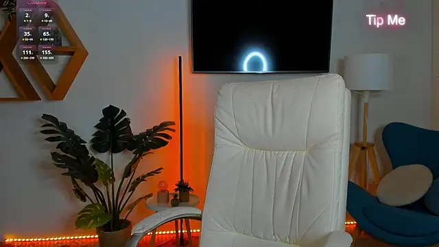 Sweet  Amily online show from March 6, 2026, 1:29 pm