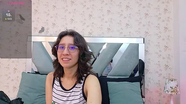 jupiterysaturno online show from September 18, 2025, 4:42 pm