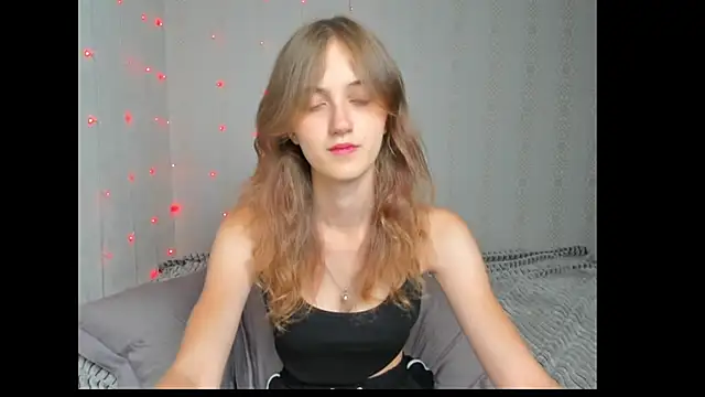 Snapshot of dreamy_pollyyy chatting on July 15, 2026, 7:41 pm dreamy pollyyy online show from July 15, 2026, 7:41 pm