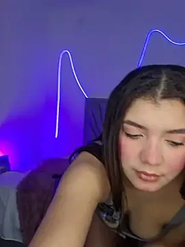Snapshot of Fiorela_1 chatting on July 8, 2026, 6:01 pm Fiorela 1 online show from July 8, 2026, 6:01 pm