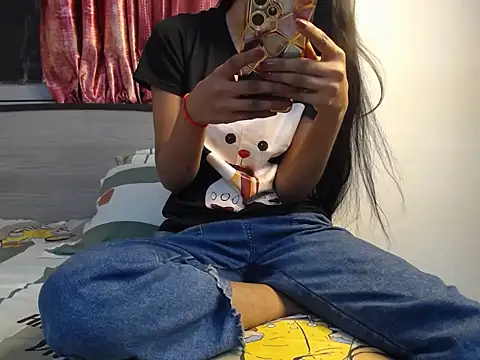 Snapshot of harleen-cam chatting on October 26, 2025, 5:08 pm harleen-cam online show from October 26, 2025, 5:08 pm