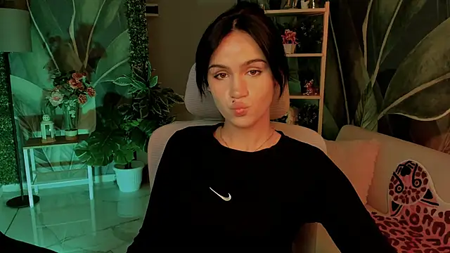 MonicaFarmer online show from September 17, 2025, 9:27 pm