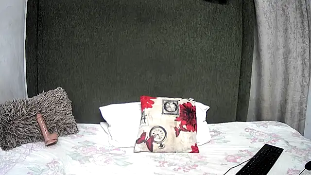 pinkyxbarbie2 online show from December 18, 2025, 8:59 pm