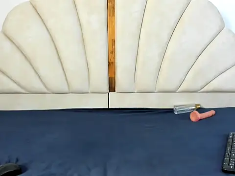 Kimberly TaylorX online show from September 18, 2025, 7:49 pm