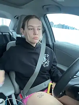 AllesandraLove online show from February 4, 2026, 12:55 pm