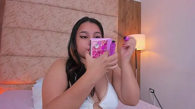 IvannaaVega online show from December 14, 2025, 4:40 am