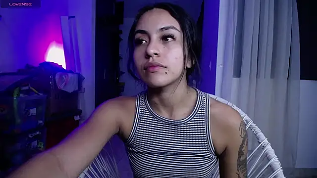 Snapshot of Leslie_Bussh_ chatting on July 6, 2026, 6:21 am Leslie Bussh online show from July 6, 2026, 6:21 am