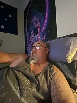 creampieeater1872 online show from November 14, 2025, 11:09 am