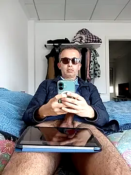 EmilioTaladdro online show from April 7, 2026, 4:40 pm