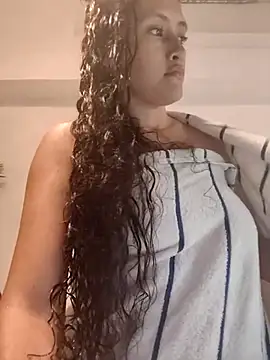 ArielBlossom    online show from November 27, 2025, 11:18 pm