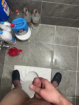 LAZ3R1 online show from October 8, 2025, 1:53 pm