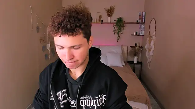 Snapshot of JonnyDarka chatting on October 21, 2025, 10:38 am JonnyDarka online show from October 21, 2025, 10:38 am