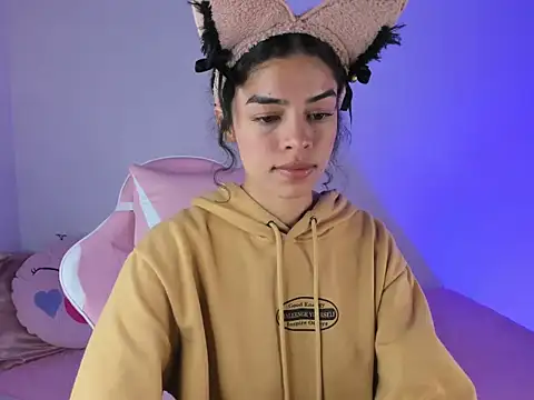 maddy parker   online show from October 24, 2025, 3:14 am