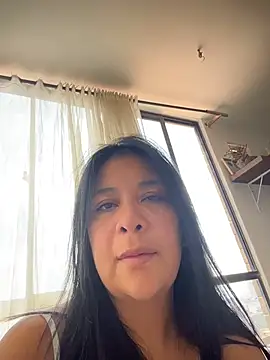 IrisDuvall online show from April 25, 2026, 5:43 pm