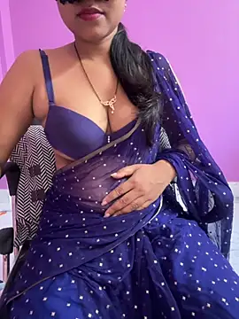 hottylizaa online show from October 15, 2025, 3:39 am