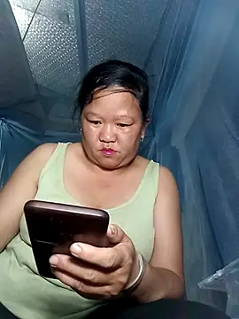 riso-00 online show from October 4, 2025, 1:42 pm