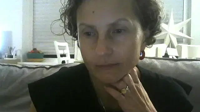 Snapshot of Sylira chatting on July 18, 2026, 12:15 am Sylira online show from July 18, 2026, 12:15 am