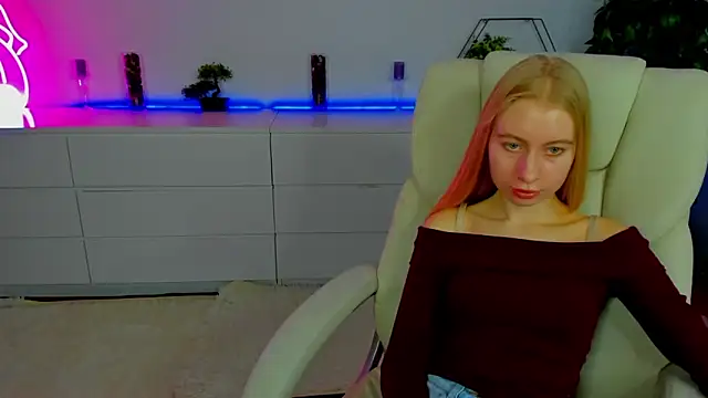 Alina Blonde online show from October 23, 2025, 5:40 am