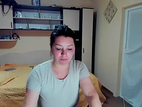 Soffy Skye online show from April 15, 2026, 5:03 am