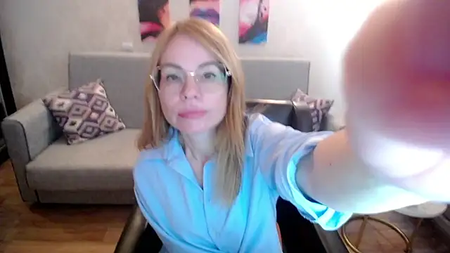 shy hot cat online show from September 16, 2025, 8:15 am