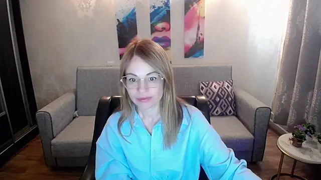 shy hot cat online show from October 3, 2025, 8:33 am