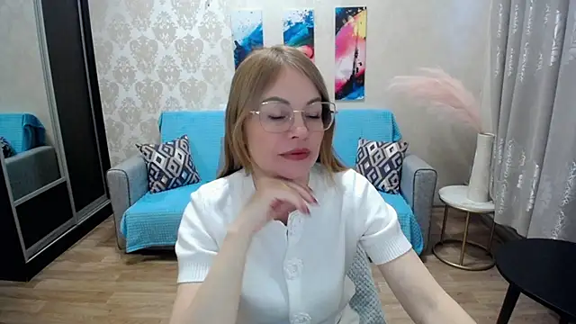 shy hot cat online show from January 10, 2026, 10:50 am