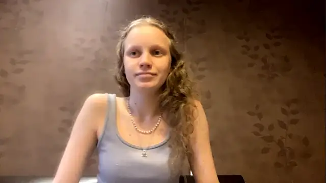 Snapshot of GlyndaCaver chatting on September 23, 2025, 11:13 am GlyndaCaver online show from September 23, 2025, 11:13 am
