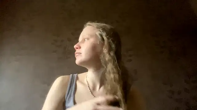 Snapshot of GlyndaCaver chatting on October 6, 2025, 11:07 am GlyndaCaver online show from October 6, 2025, 11:07 am