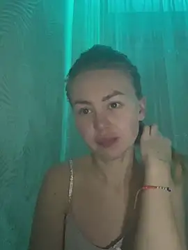 MartaLuna  online show from November 4, 2025, 8:41 pm