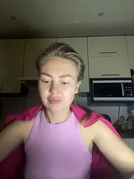 MartaLuna  online show from November 12, 2025, 6:19 pm