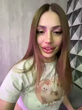 Elizabeth Tay online show from March 4, 2026, 7:31 pm