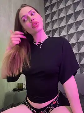 Elizabeth Tay online show from April 16, 2026, 6:41 pm