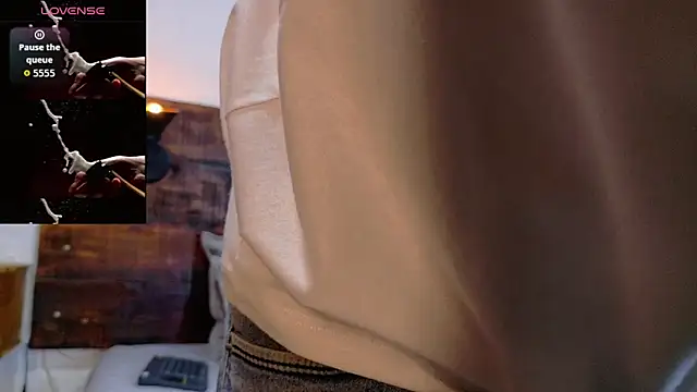 JhosuaVega online show from October 1, 2025, 1:55 am