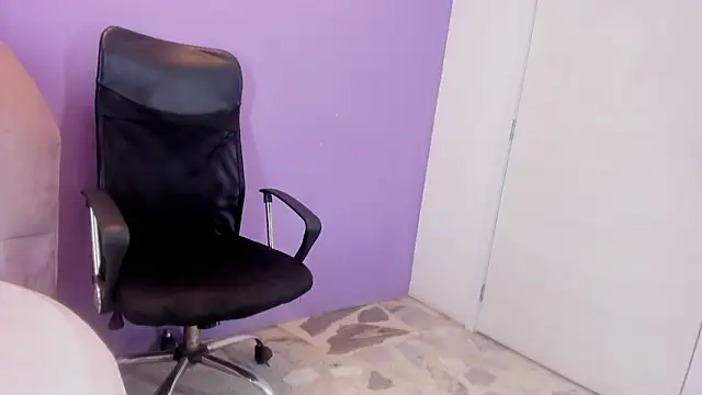 miajhonsonx online show from November 15, 2025, 3:30 pm